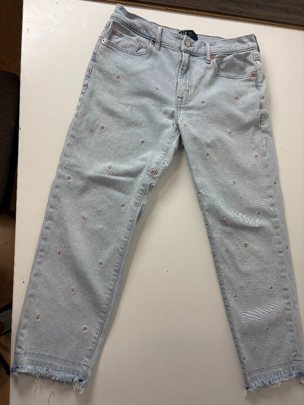 Gap Girlfriend Embroidered Flower Jeans Womens Size 8/29